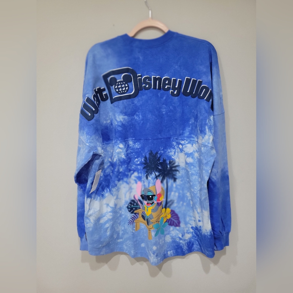 𝗟𝗮𝘀𝘁 𝗰𝗵𝗮𝗻𝗴𝗲 𝘁𝗼 𝗴𝗿𝗮𝗯 Nwt STITCH TIE-DYE DISNEY SPIRIT JERSEY blue - Picture 5 of 6